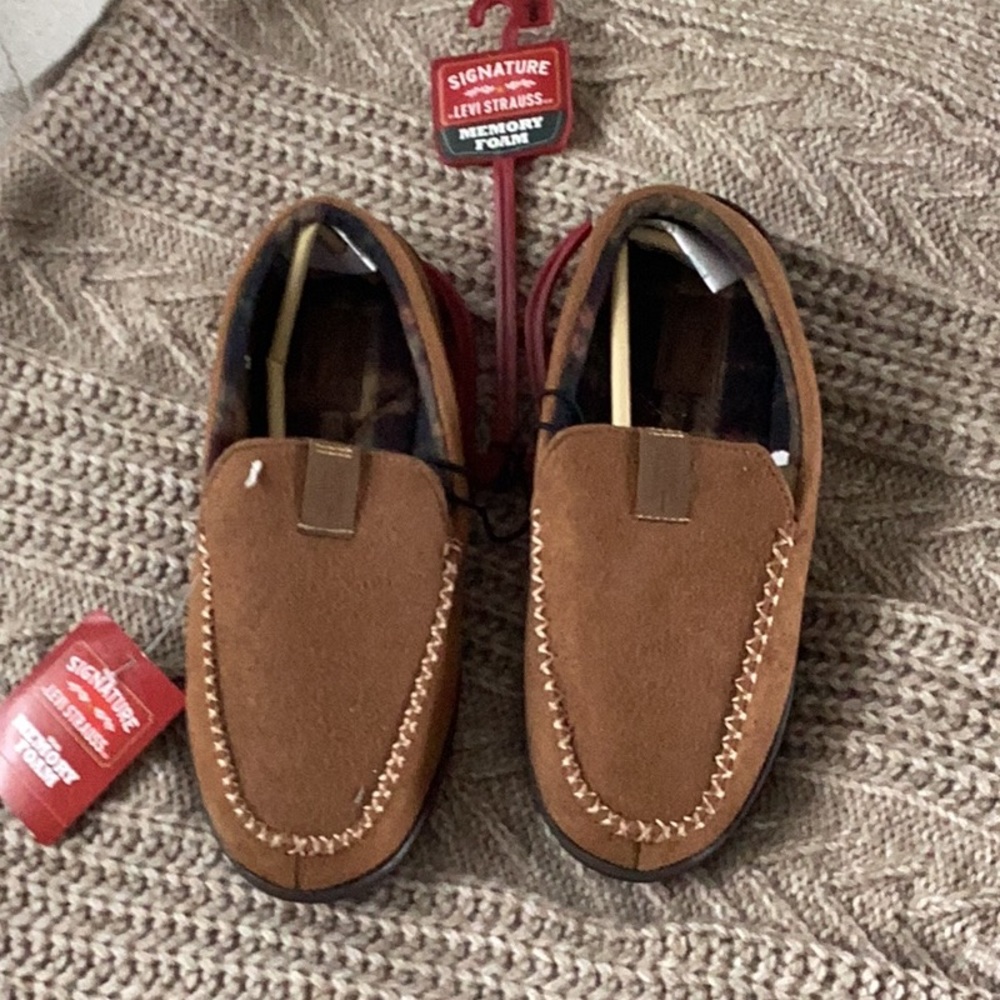 Signature Memory Foam House slippers
